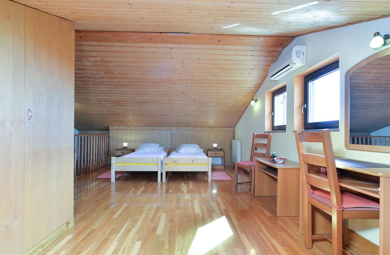 Apartments Ana 379 Ρόβινι Εξωτερικό φωτογραφία