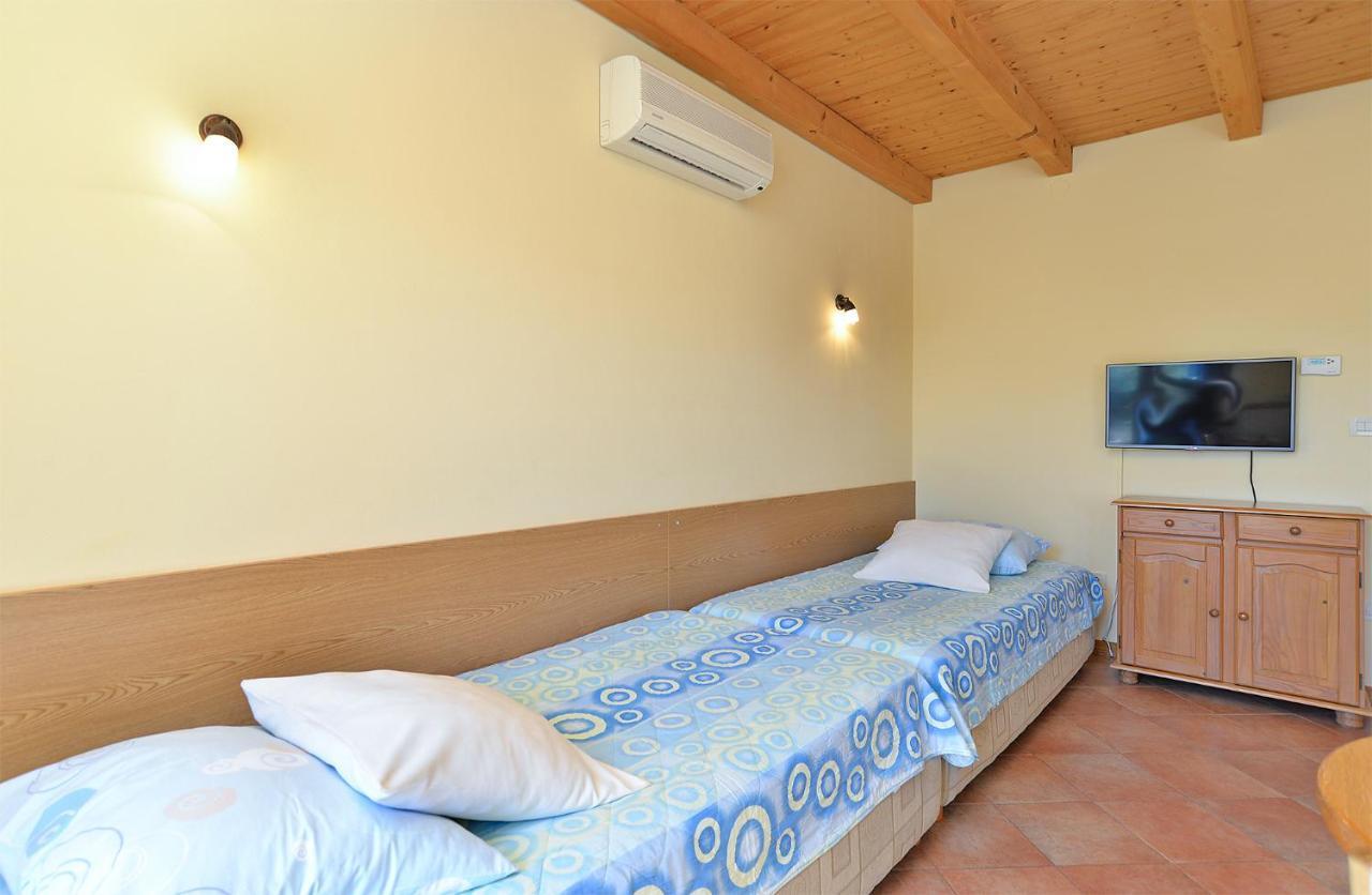 Apartments Ana 379 Ρόβινι Εξωτερικό φωτογραφία