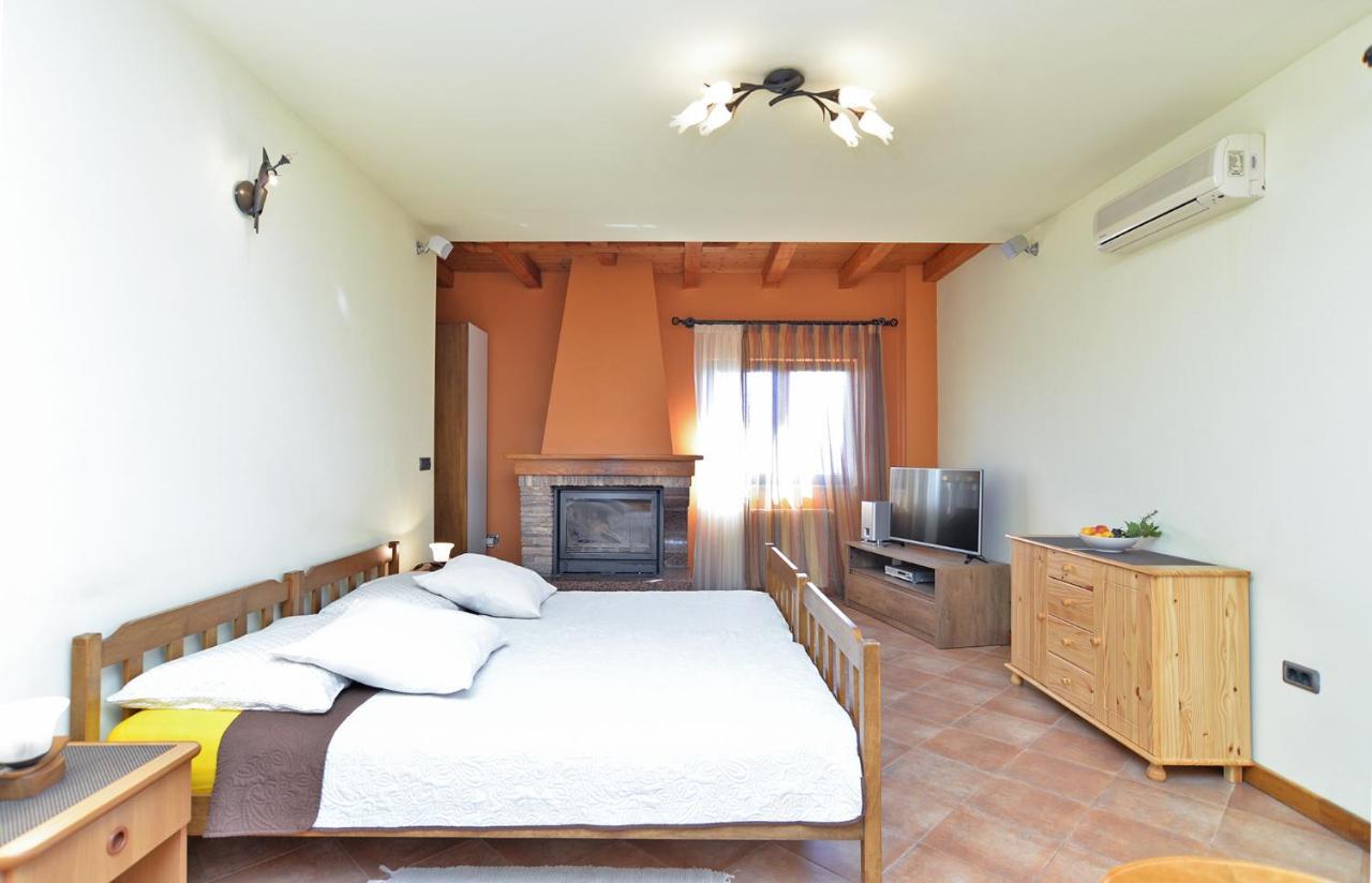 Apartments Ana 379 Ρόβινι Εξωτερικό φωτογραφία