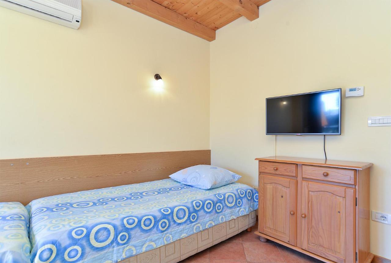 Apartments Ana 379 Ρόβινι Εξωτερικό φωτογραφία